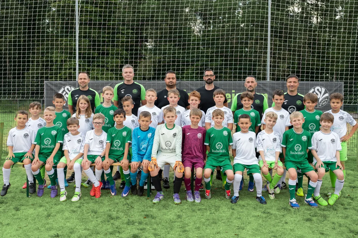Mannschaftsfoto der E-Junioren (E1 und E2) des FSV Eisingen